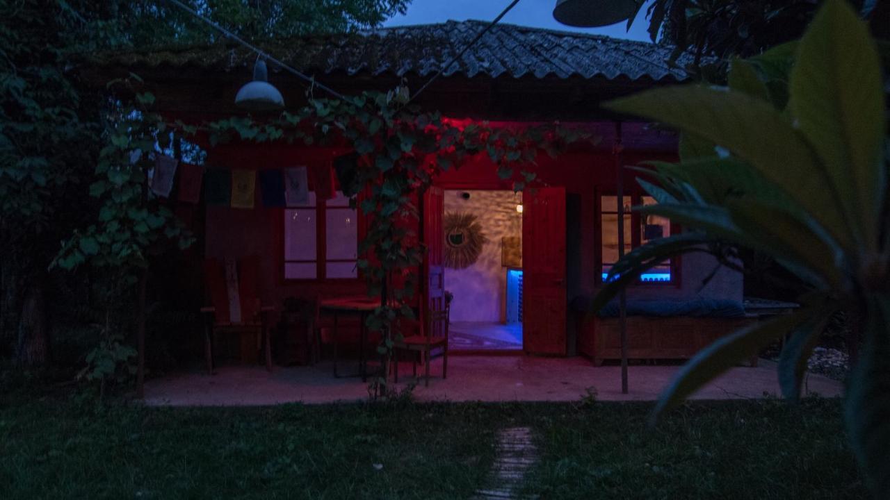 Karma Hostel Martvili Eksteriør bilde