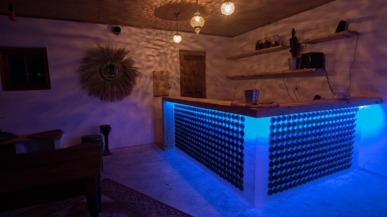 Karma Hostel Martvili Eksteriør bilde