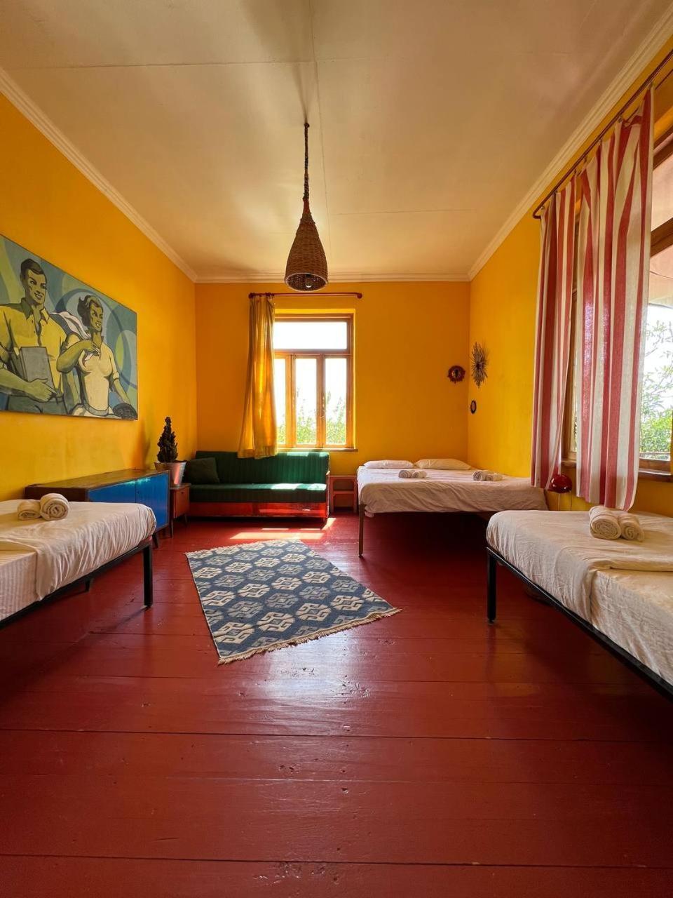 Karma Hostel Martvili Eksteriør bilde