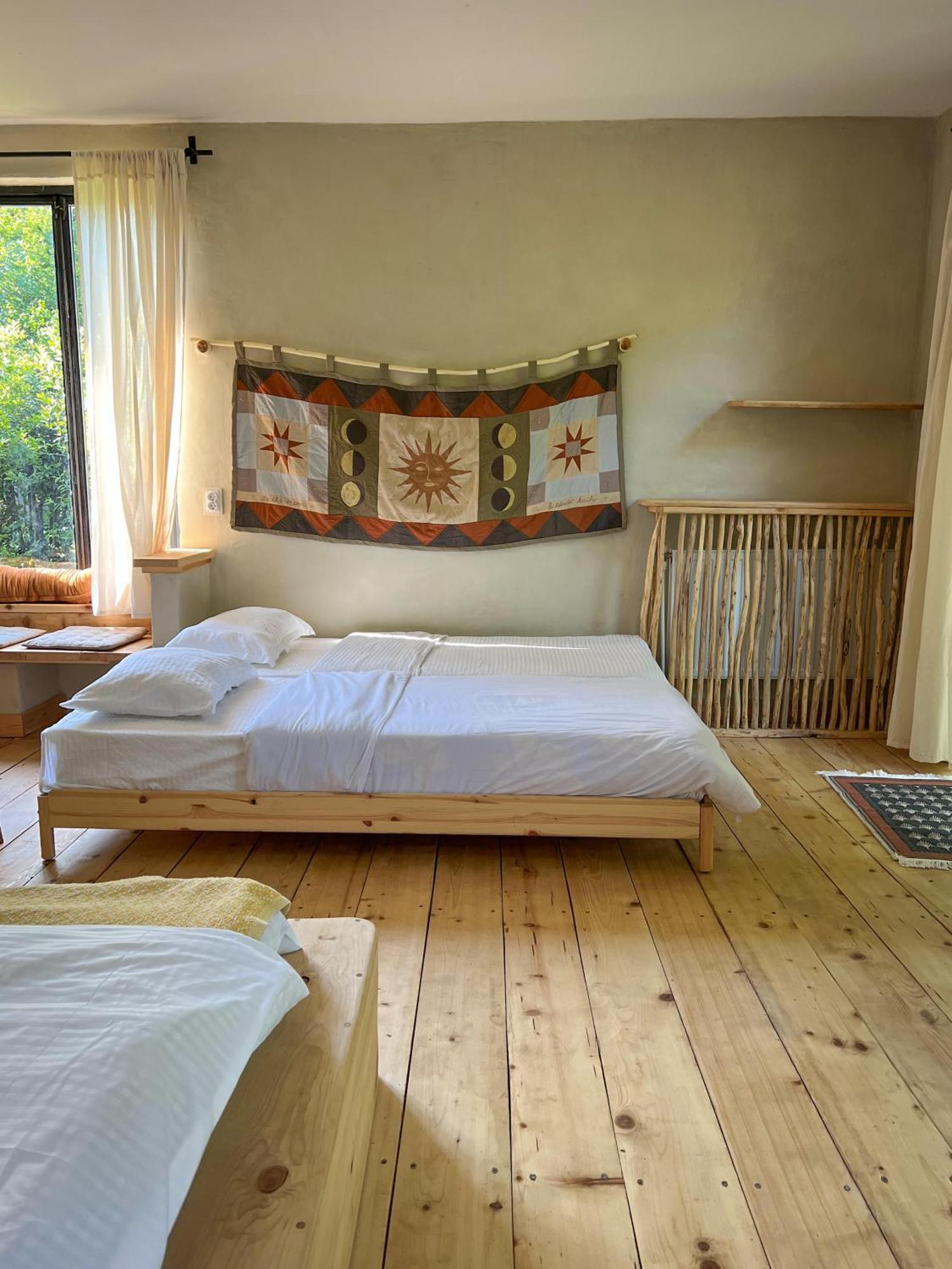 Karma Hostel Martvili Rom bilde