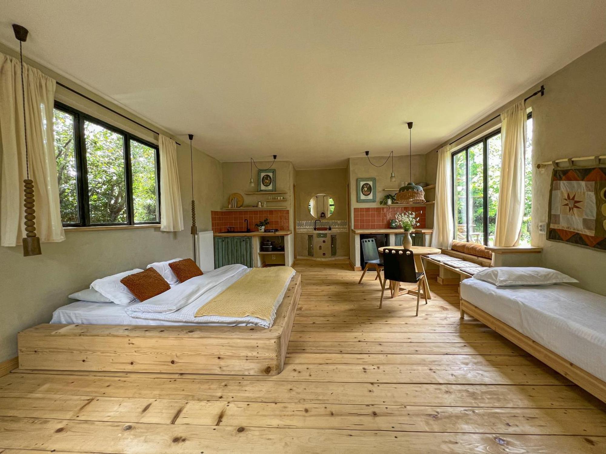 Karma Hostel Martvili Eksteriør bilde