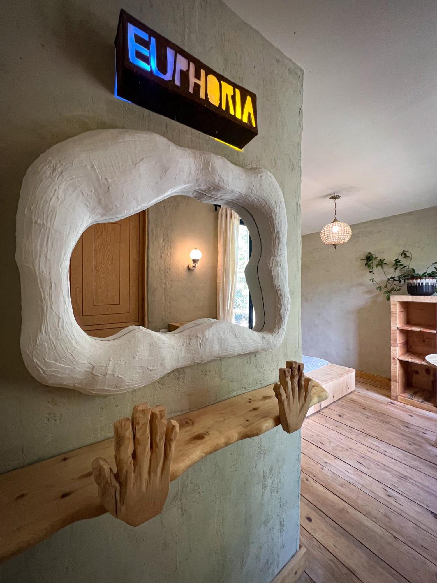 Karma Hostel Martvili Eksteriør bilde