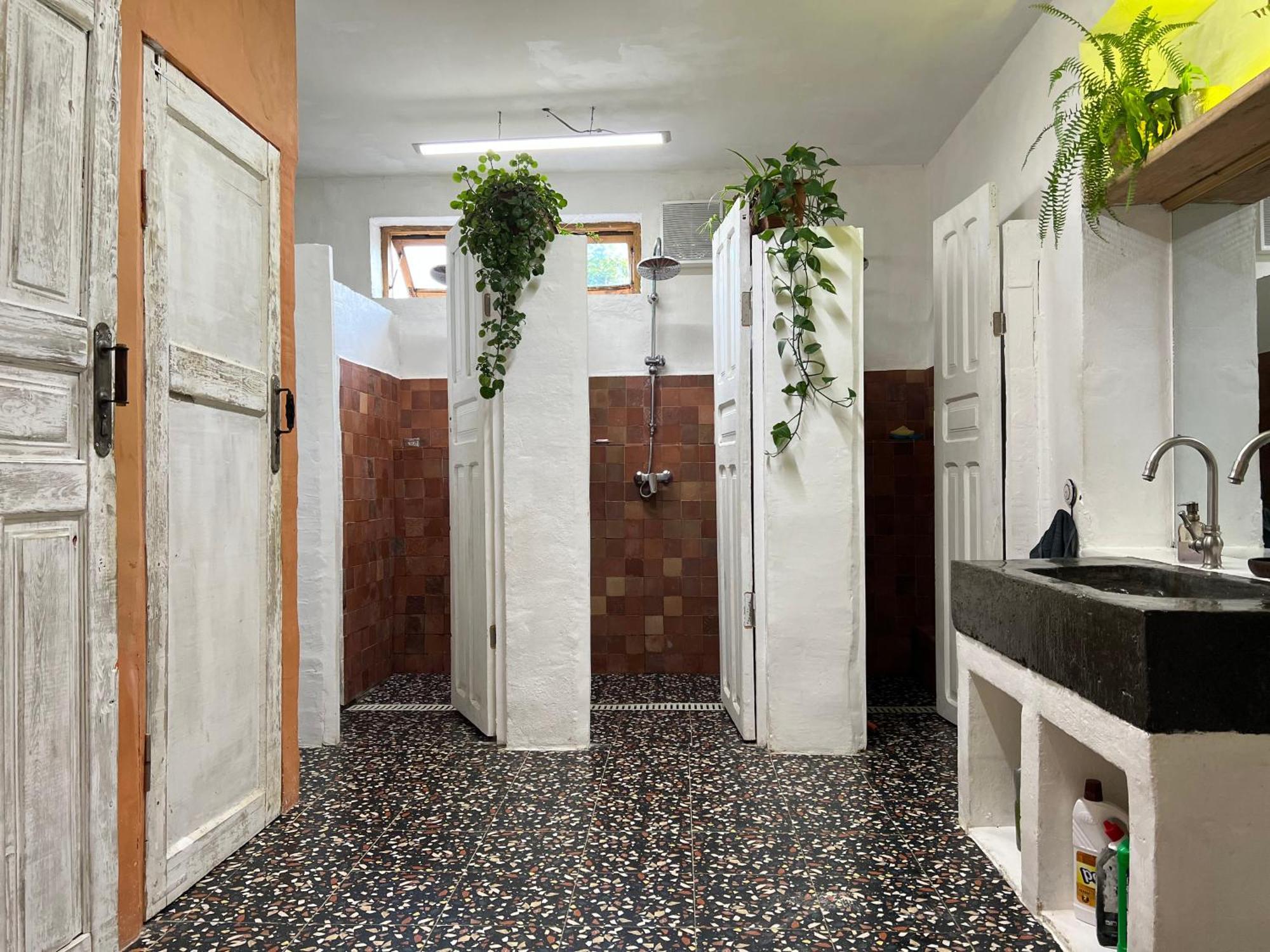 Karma Hostel Martvili Eksteriør bilde